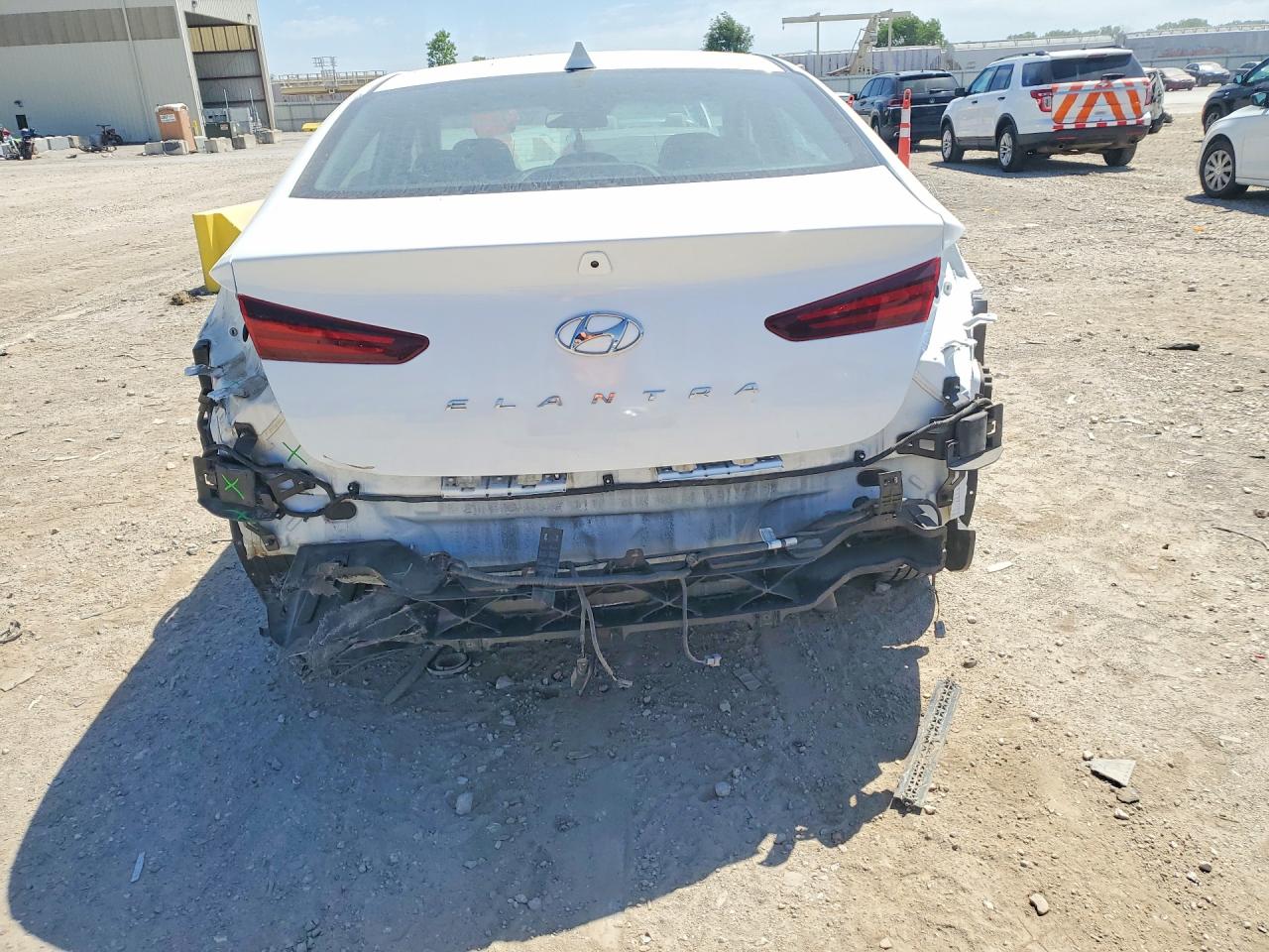 2020 HYUNDAI ELANTRA SEL photo 11