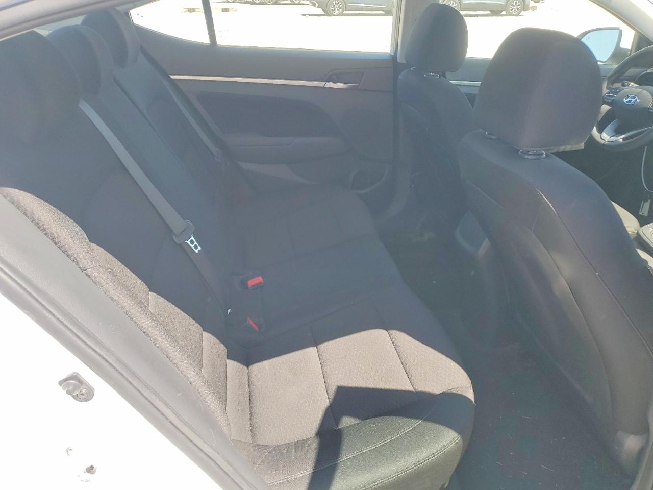 2020 HYUNDAI ELANTRA SEL photo 19