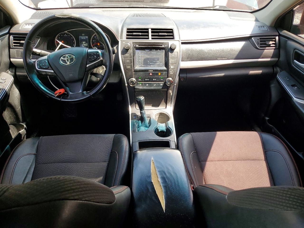 2017 TOYOTA CAMRY SE photo 8