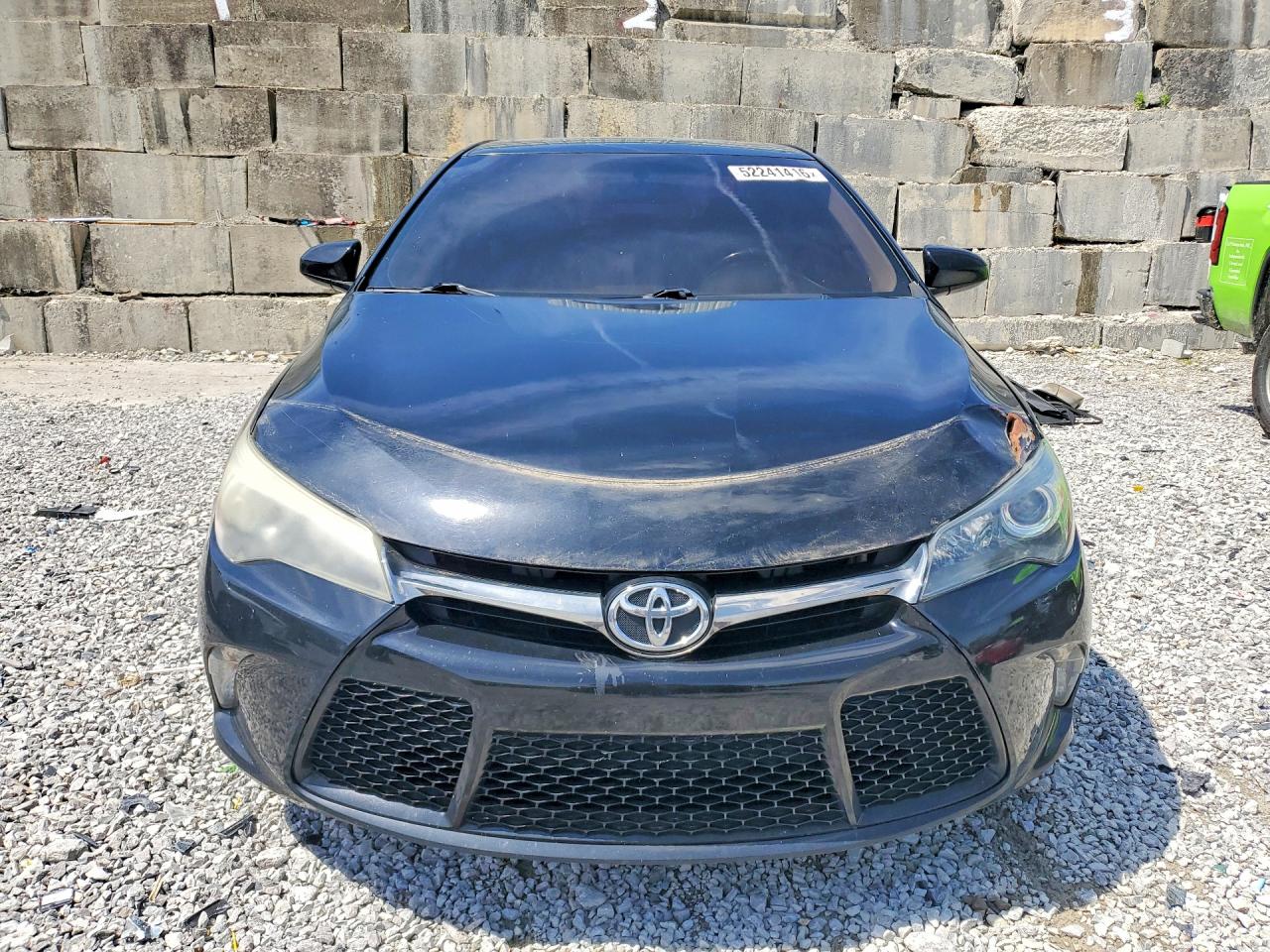 2017 TOYOTA CAMRY SE photo 5