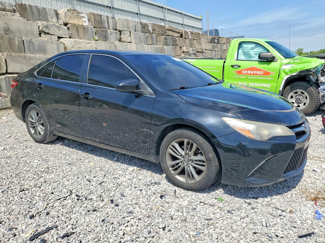 2017 TOYOTA CAMRY SE photo 4
