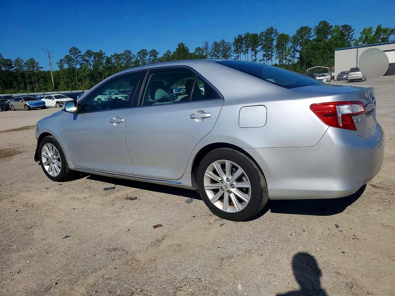 2013 TOYOTA CAMRY XLE photo 4