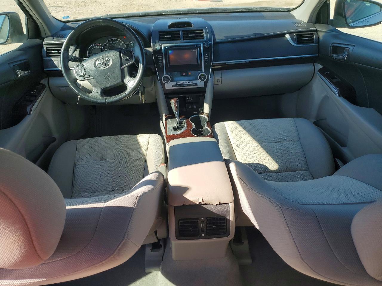 2013 TOYOTA CAMRY XLE photo 22
