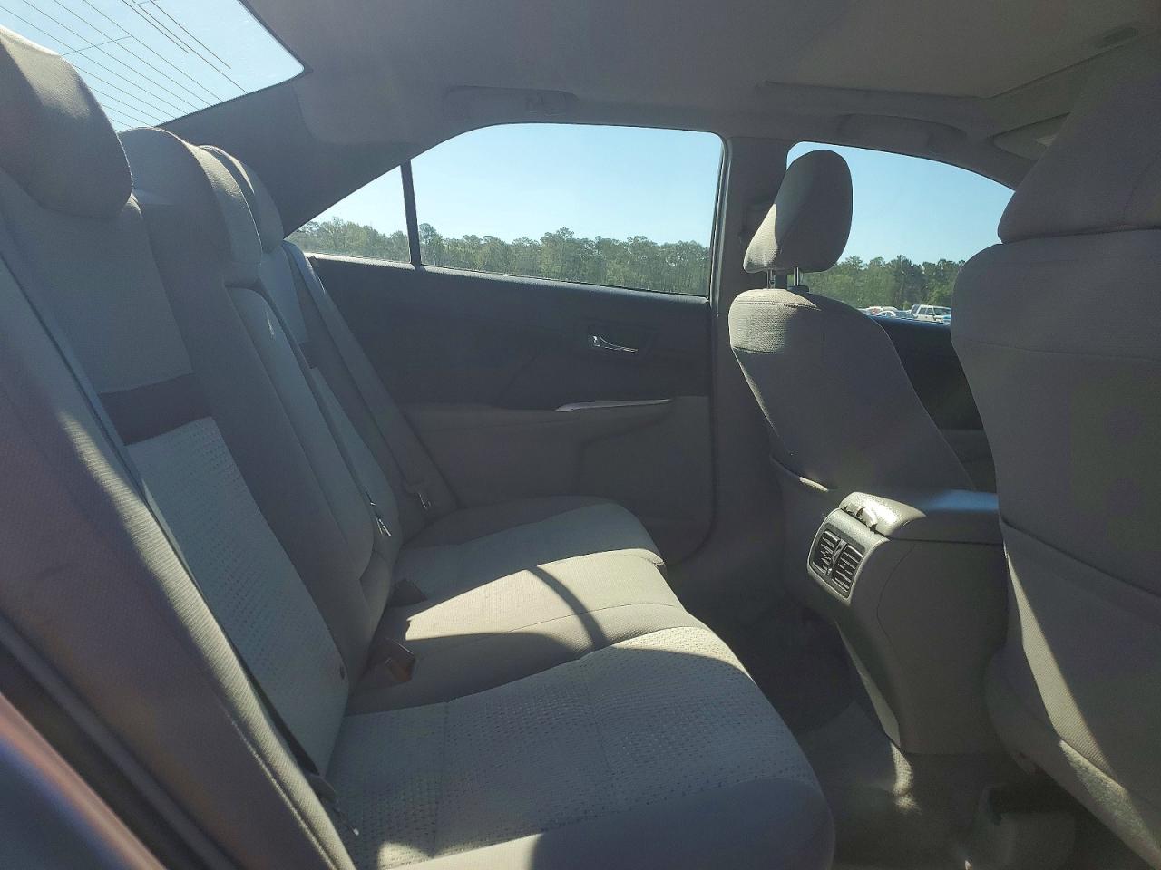 2013 TOYOTA CAMRY XLE photo 28