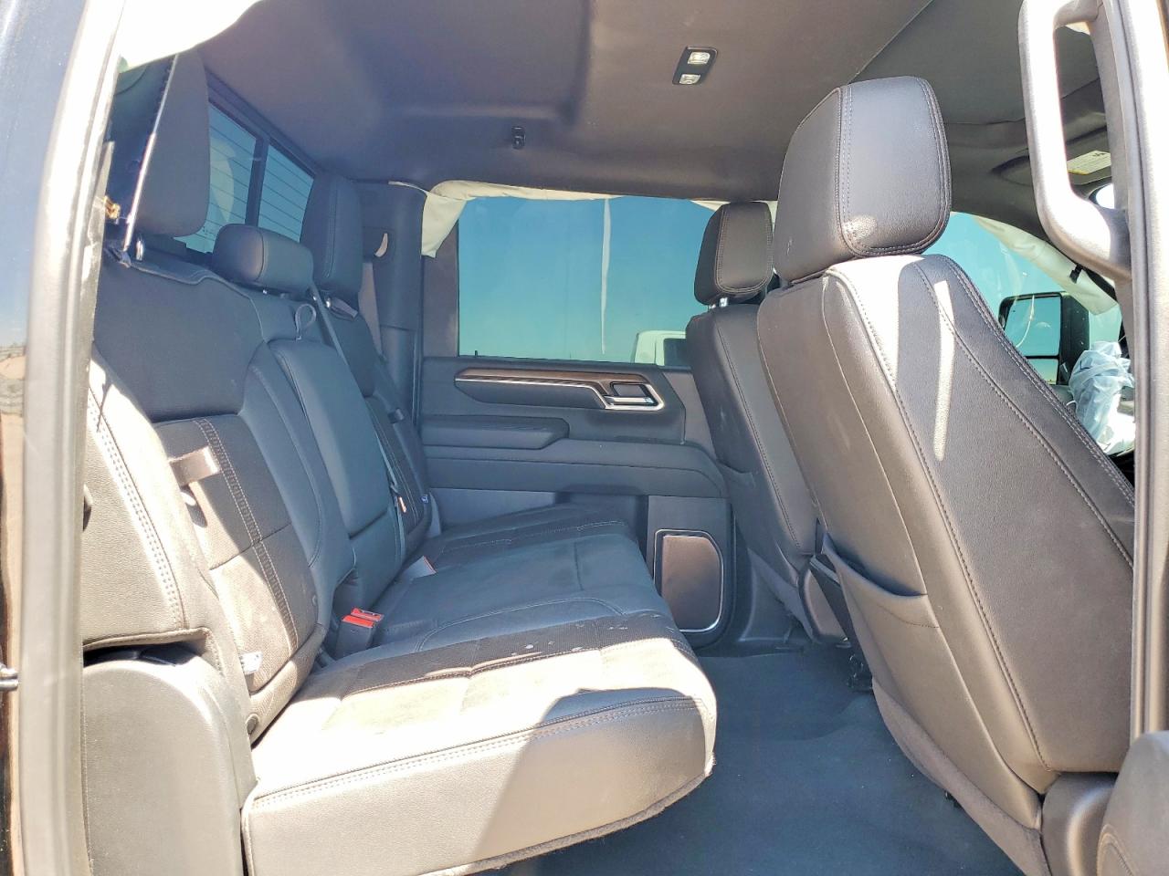 2025 CHEVROLET SILVERADO K3500 HIGH COUNTRY photo 31