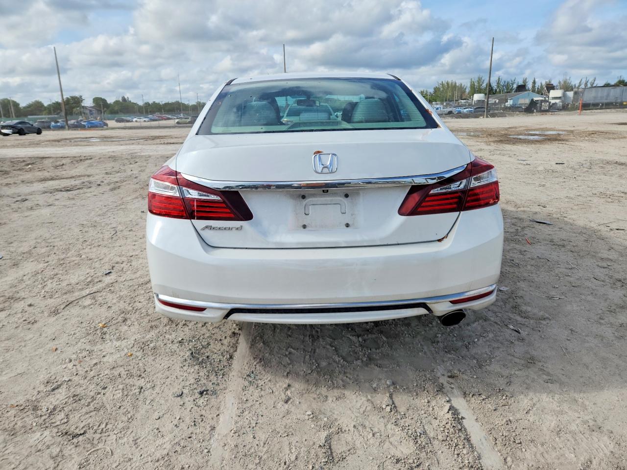 2016 HONDA ACCORD LX photo 11
