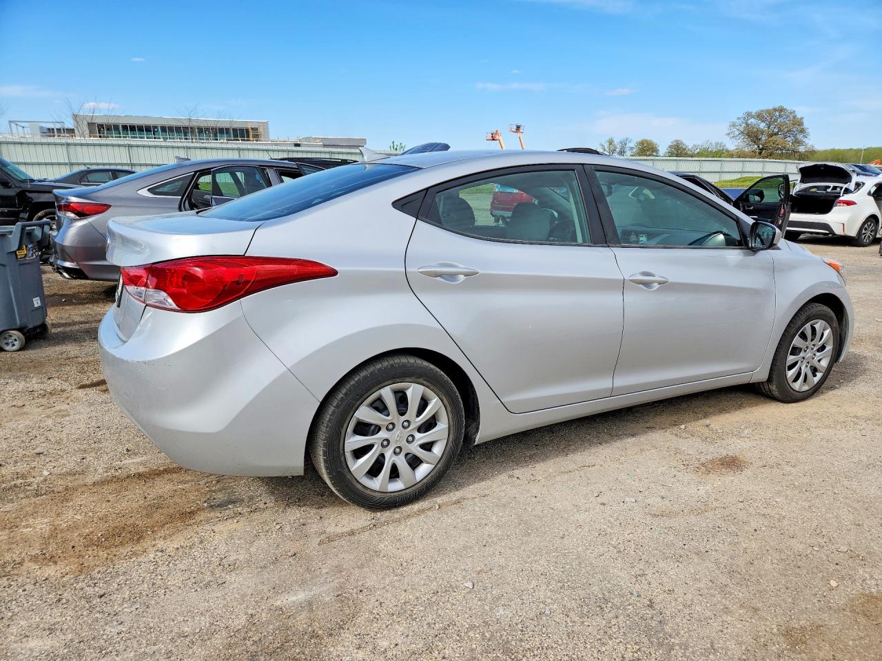 2013 HYUNDAI ELANTRA GLS photo 7