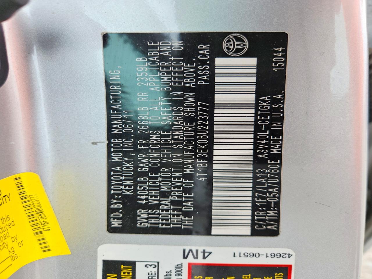 2011 TOYOTA CAMRY XLE photo 23