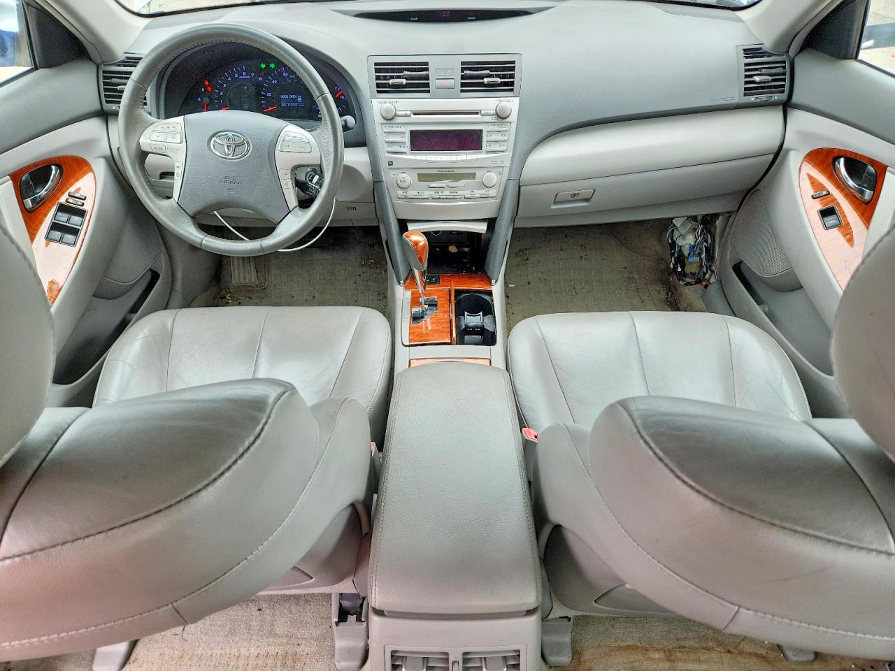 2011 TOYOTA CAMRY XLE photo 15