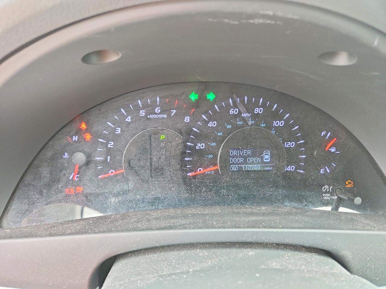 2011 TOYOTA CAMRY XLE photo 17