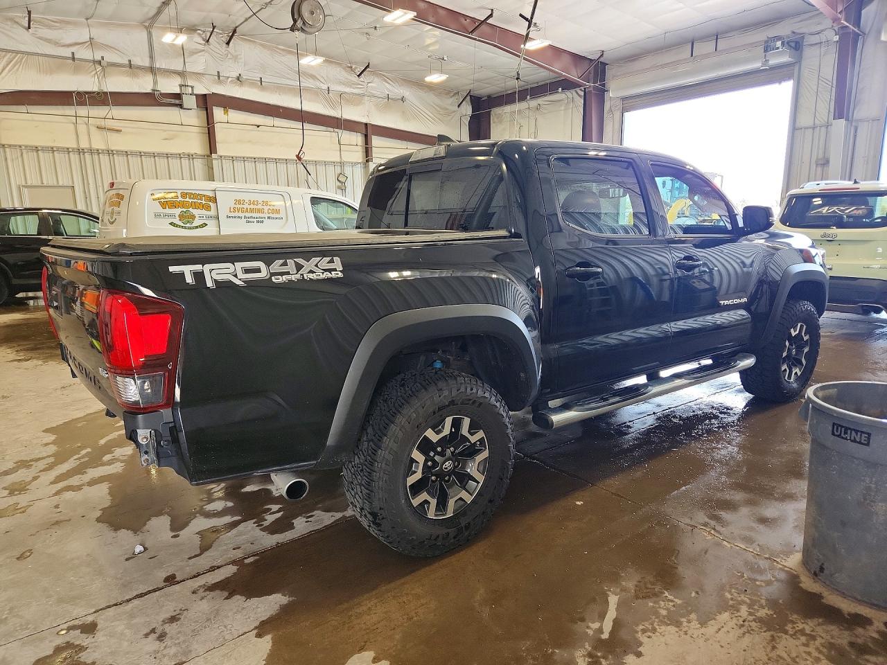 2019 TOYOTA TACOMA TRD OFF-ROAD photo 3