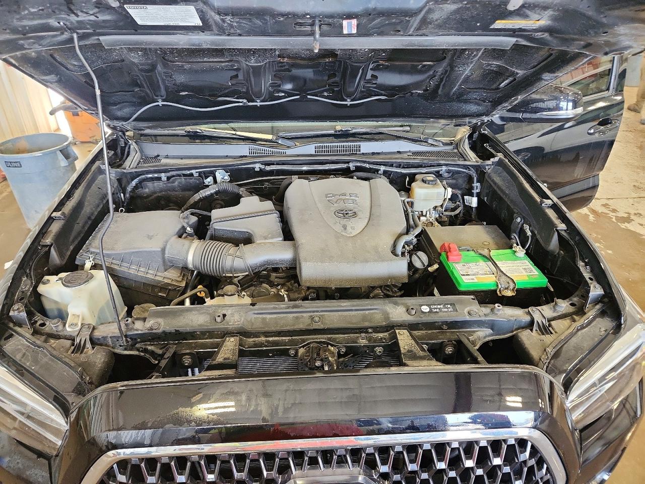 2019 TOYOTA TACOMA TRD OFF-ROAD photo 11