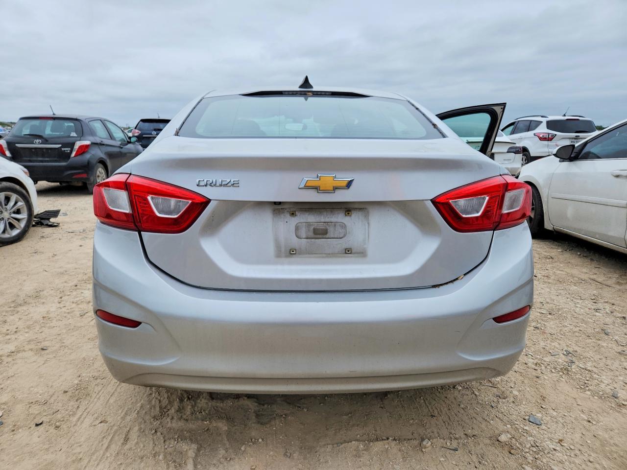 2016 CHEVROLET CRUZE LS photo 16