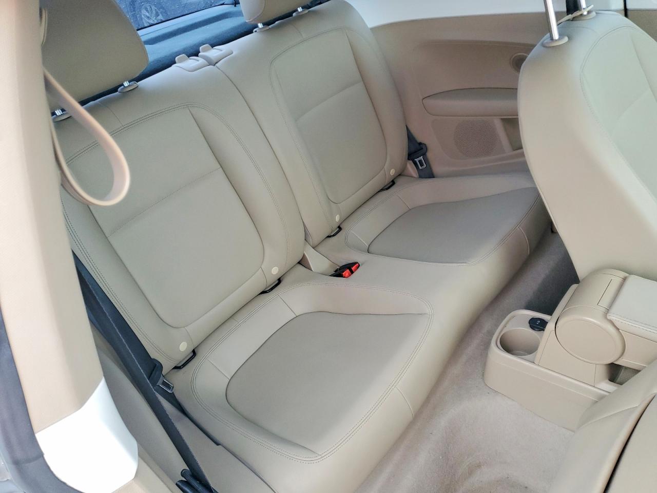 2014 VOLKSWAGEN BEETLE photo 19