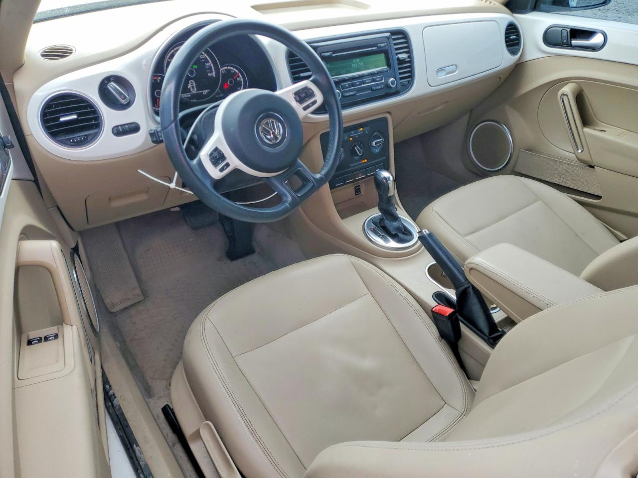 2014 VOLKSWAGEN BEETLE photo 15