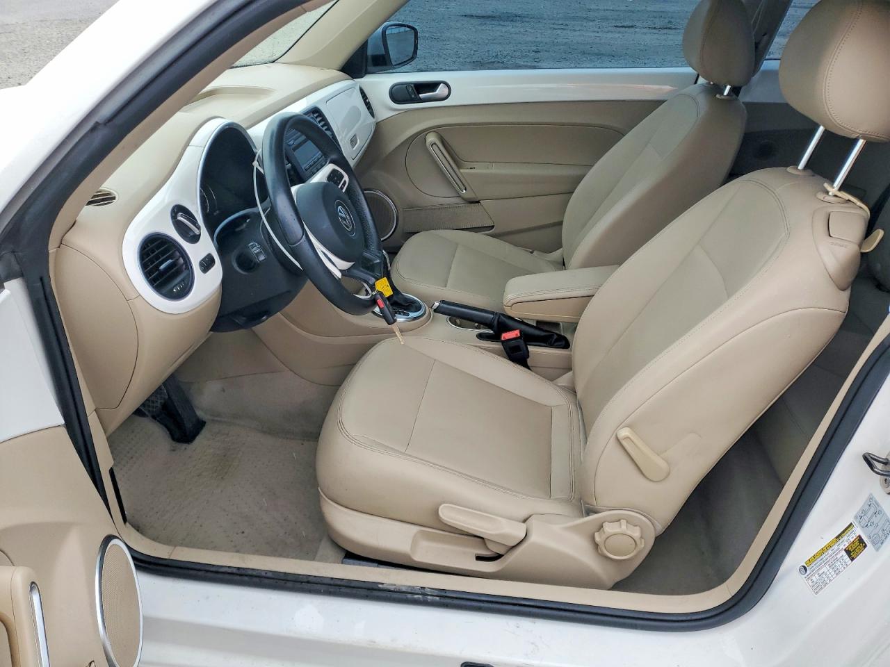 2014 VOLKSWAGEN BEETLE photo 13