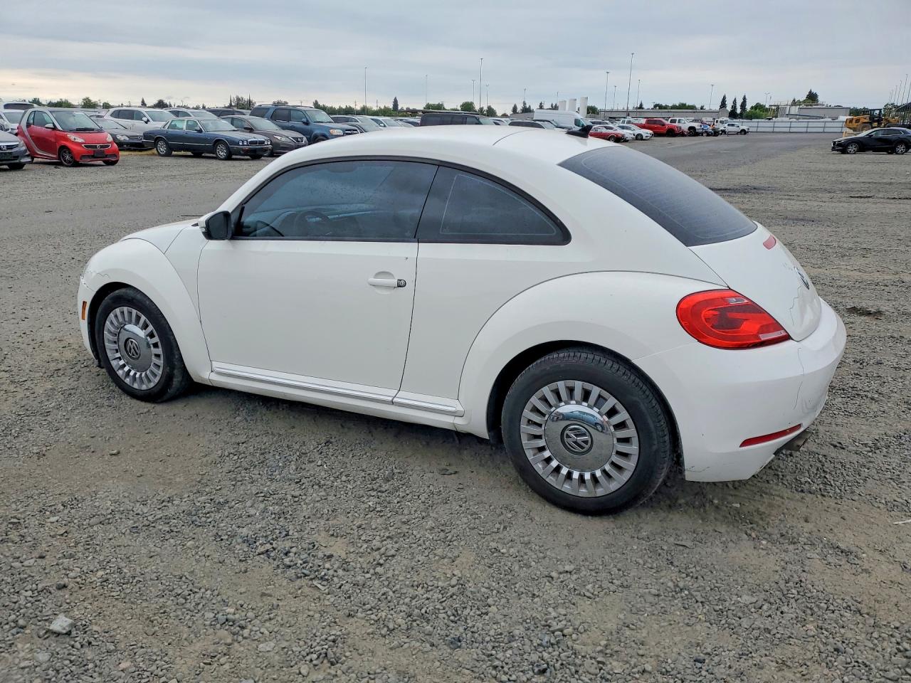 2014 VOLKSWAGEN BEETLE photo 3