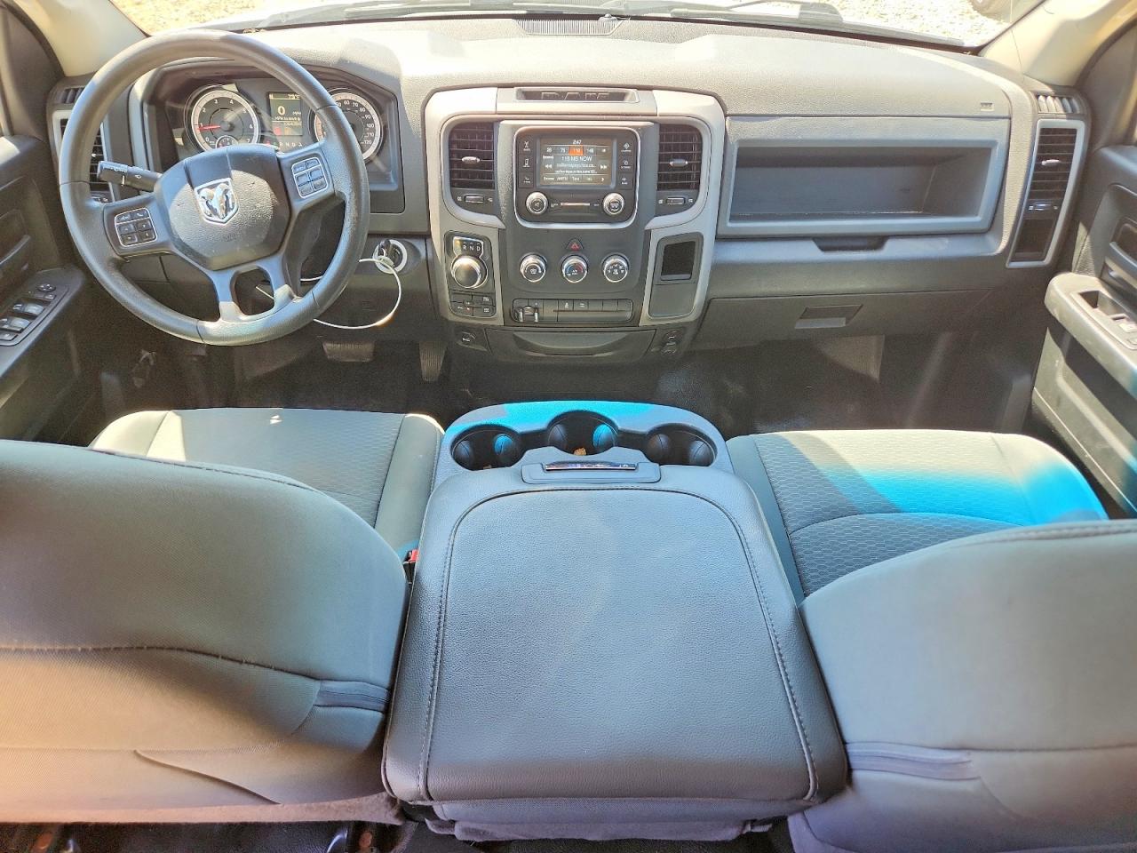 2018 RAM 1500 ST photo 15
