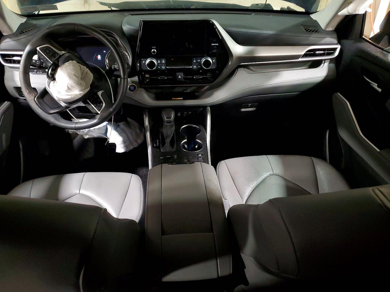 2024 TOYOTA HIGHLANDER XLE photo 22
