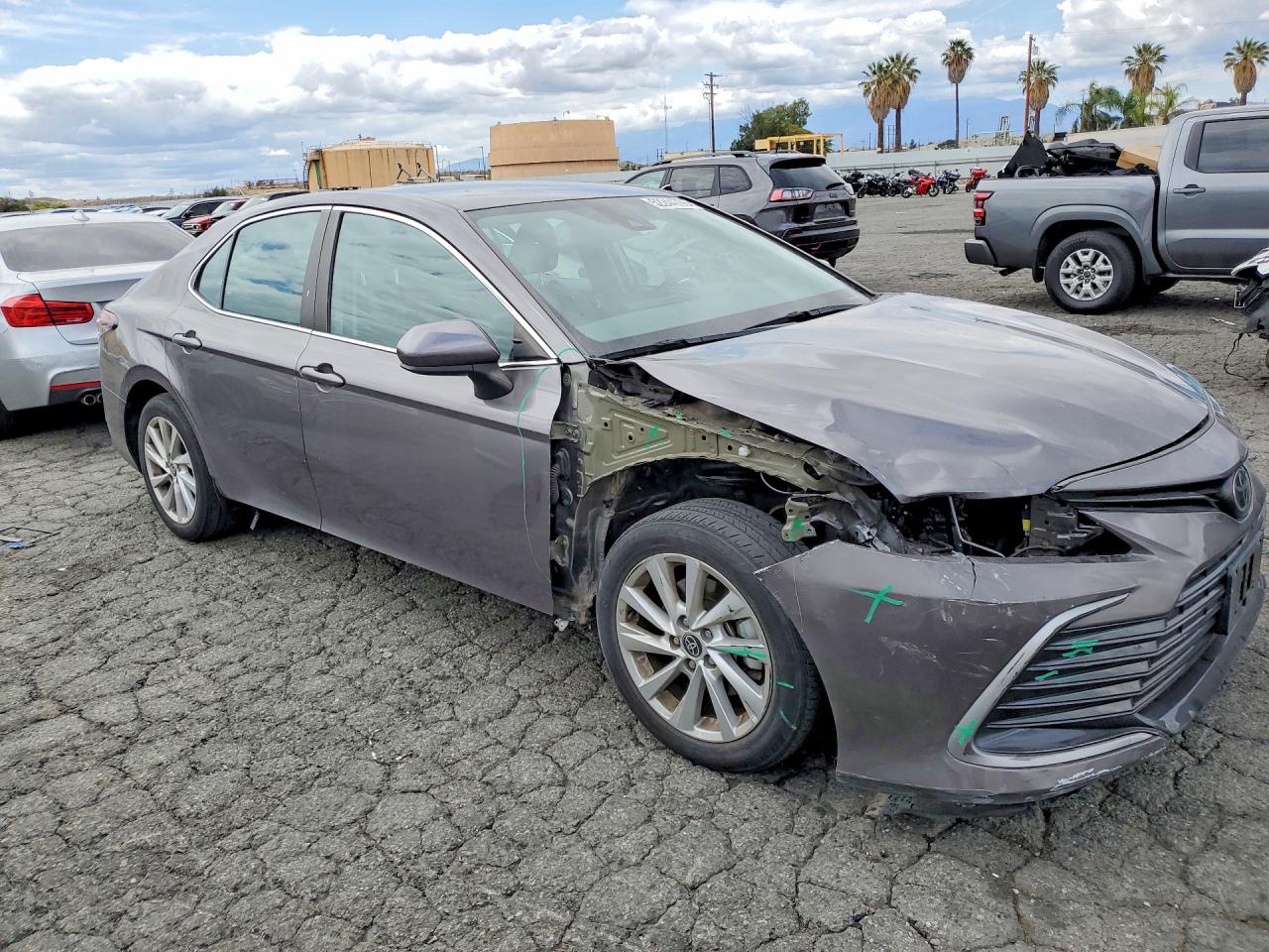 2021 TOYOTA CAMRY LE photo 10