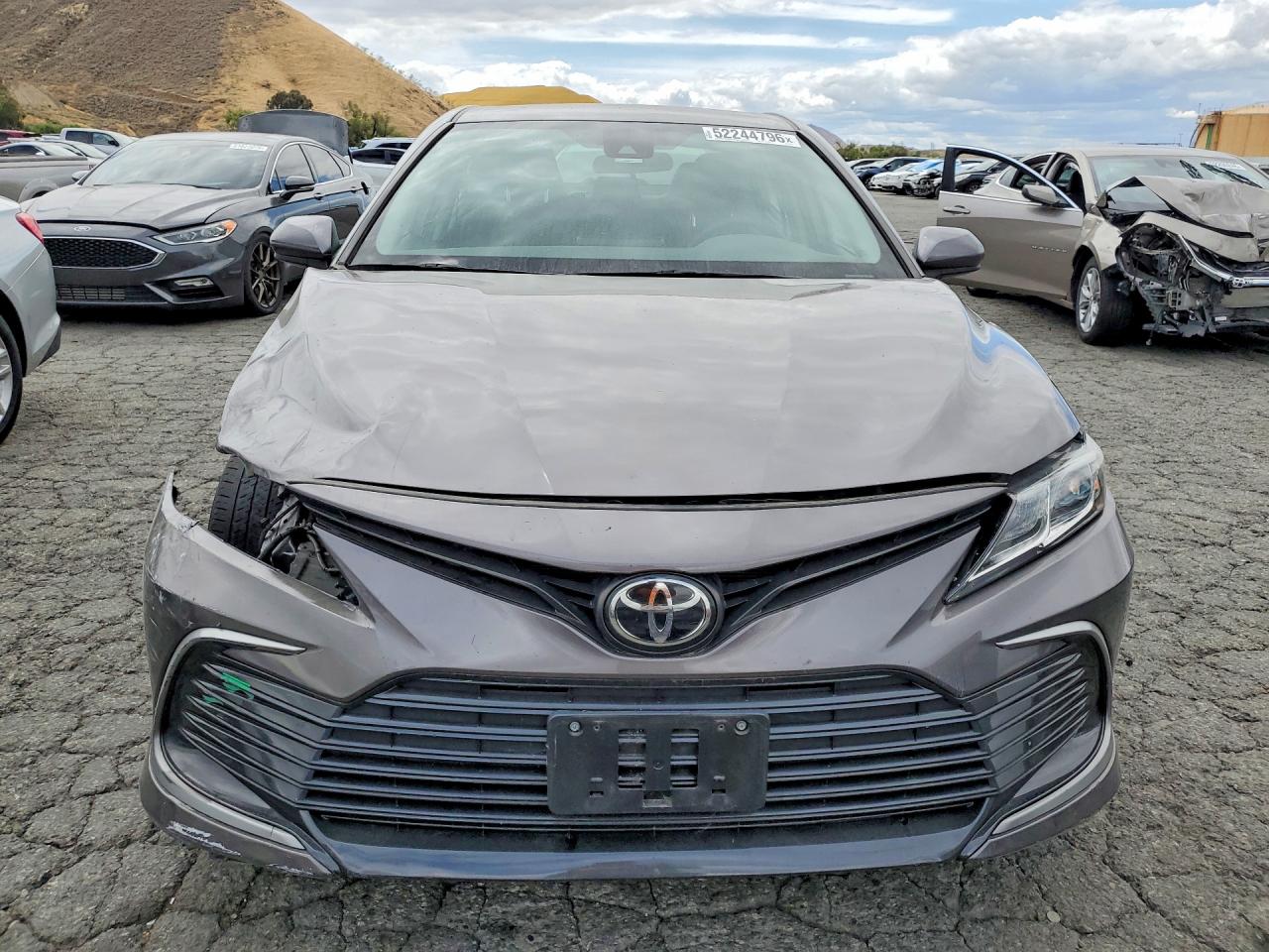 2021 TOYOTA CAMRY LE photo 13