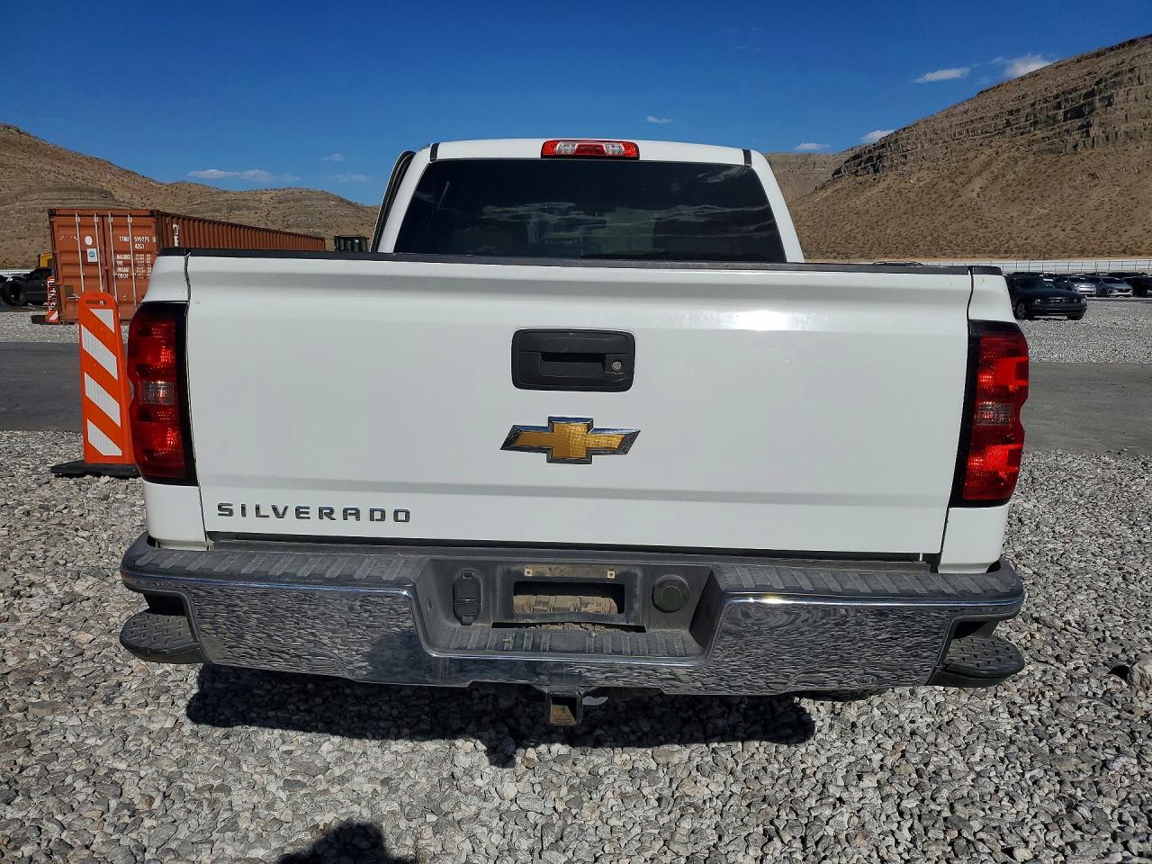 2015 CHEVROLET SILVERADO K1500 photo 6
