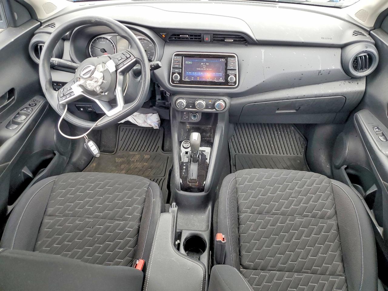 2022 NISSAN KICKS S photo 8