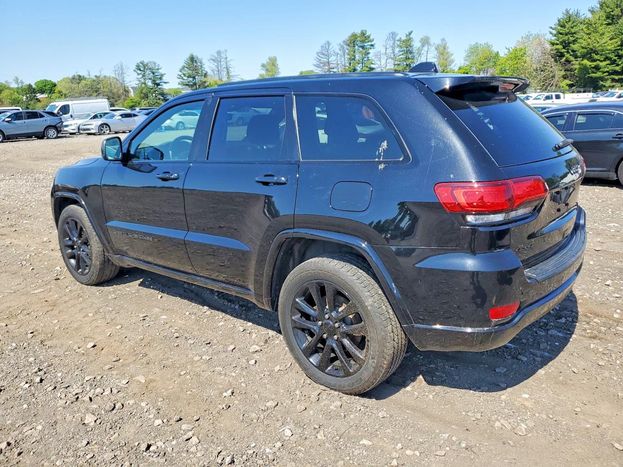 2019 JEEP GRAND CHEROKEE LAREDO photo 4
