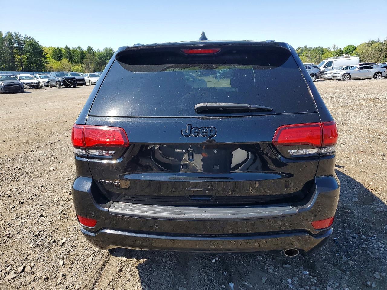 2019 JEEP GRAND CHEROKEE LAREDO photo 16