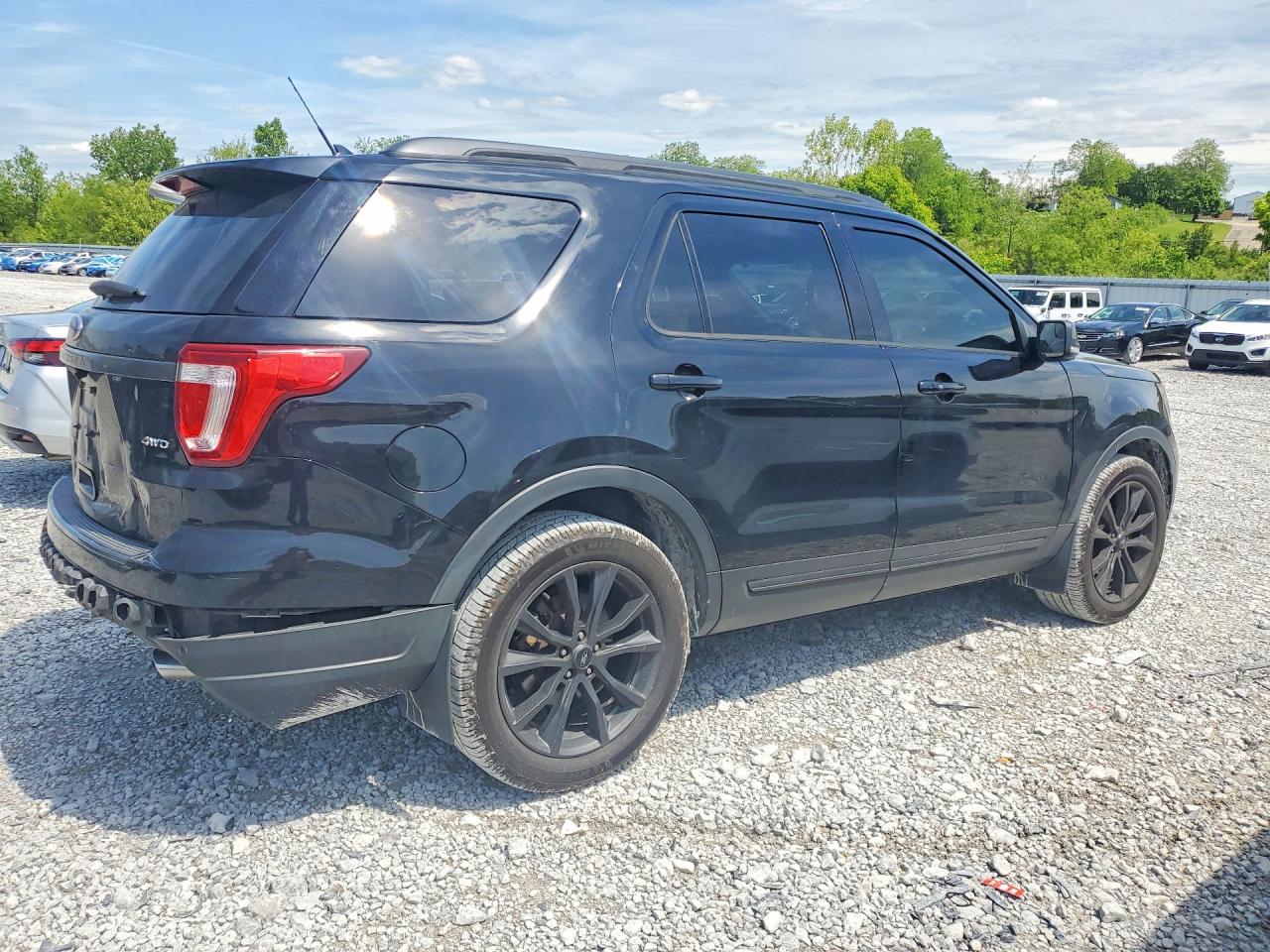 2018 FORD EXPLORER XLT photo 7