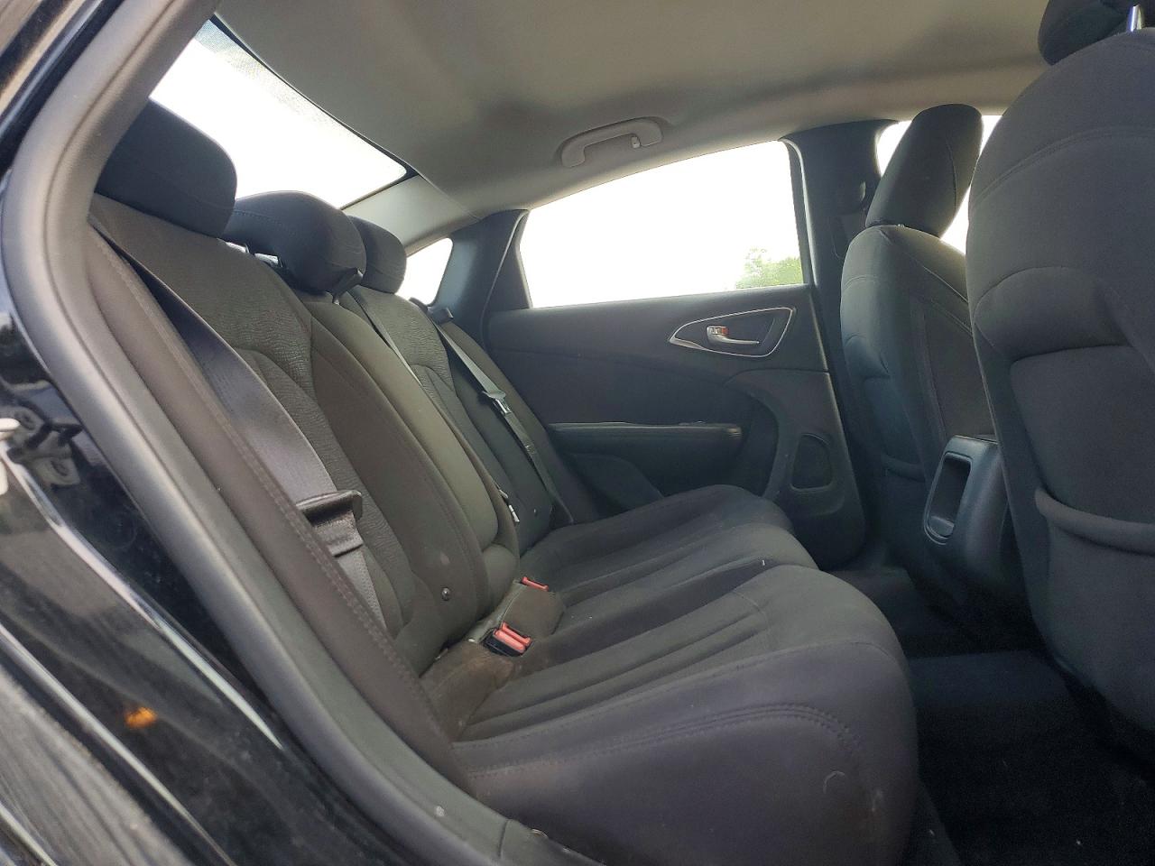 2015 CHRYSLER 200 LIMITED photo 28