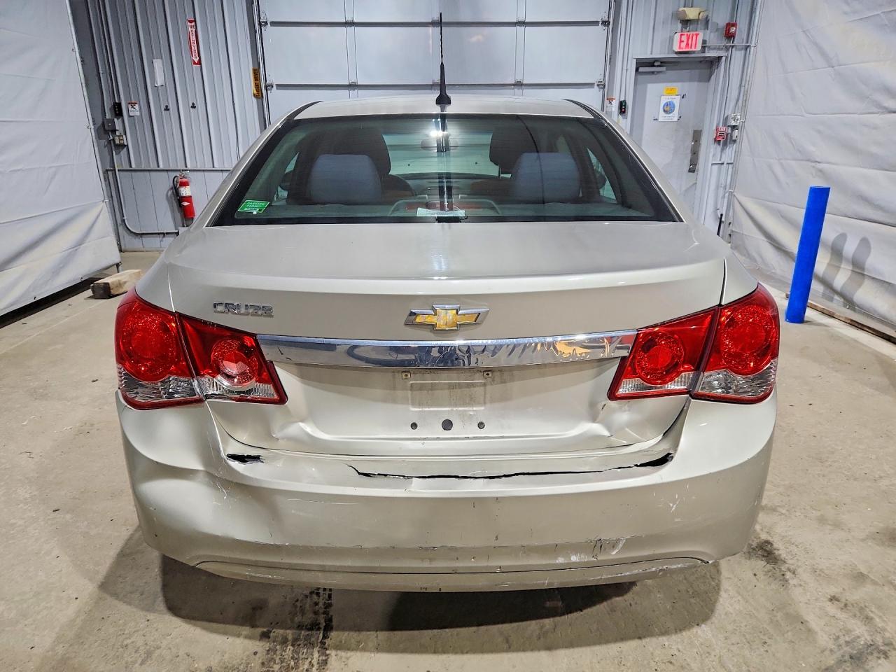 2014 CHEVROLET CRUZE LS photo 11