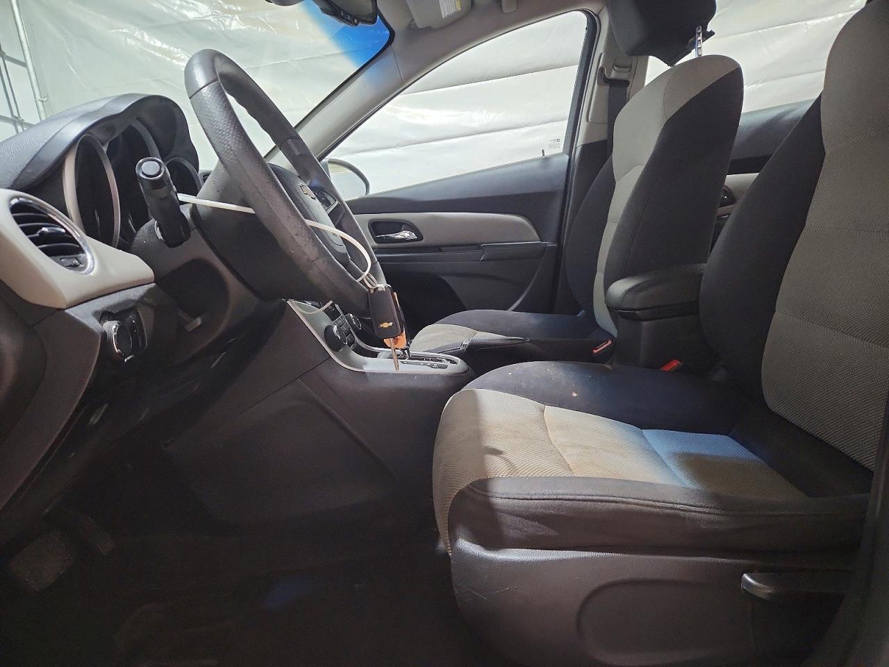 2014 CHEVROLET CRUZE LS photo 13
