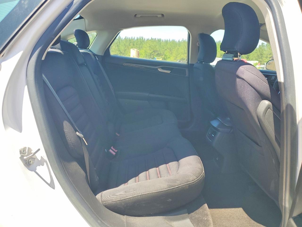 2015 FORD FUSION SE photo 28