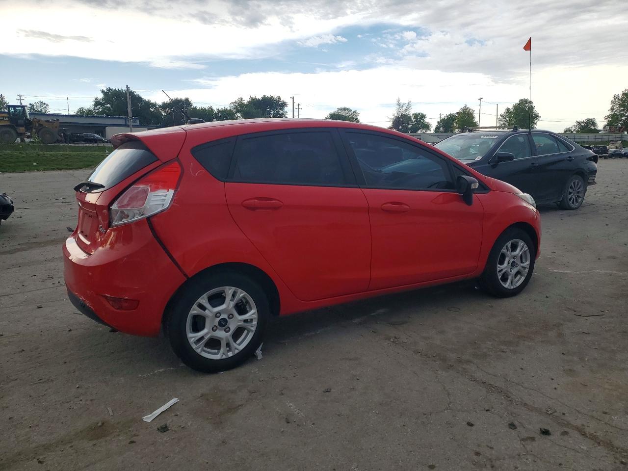 2015 FORD FIESTA SE photo 5