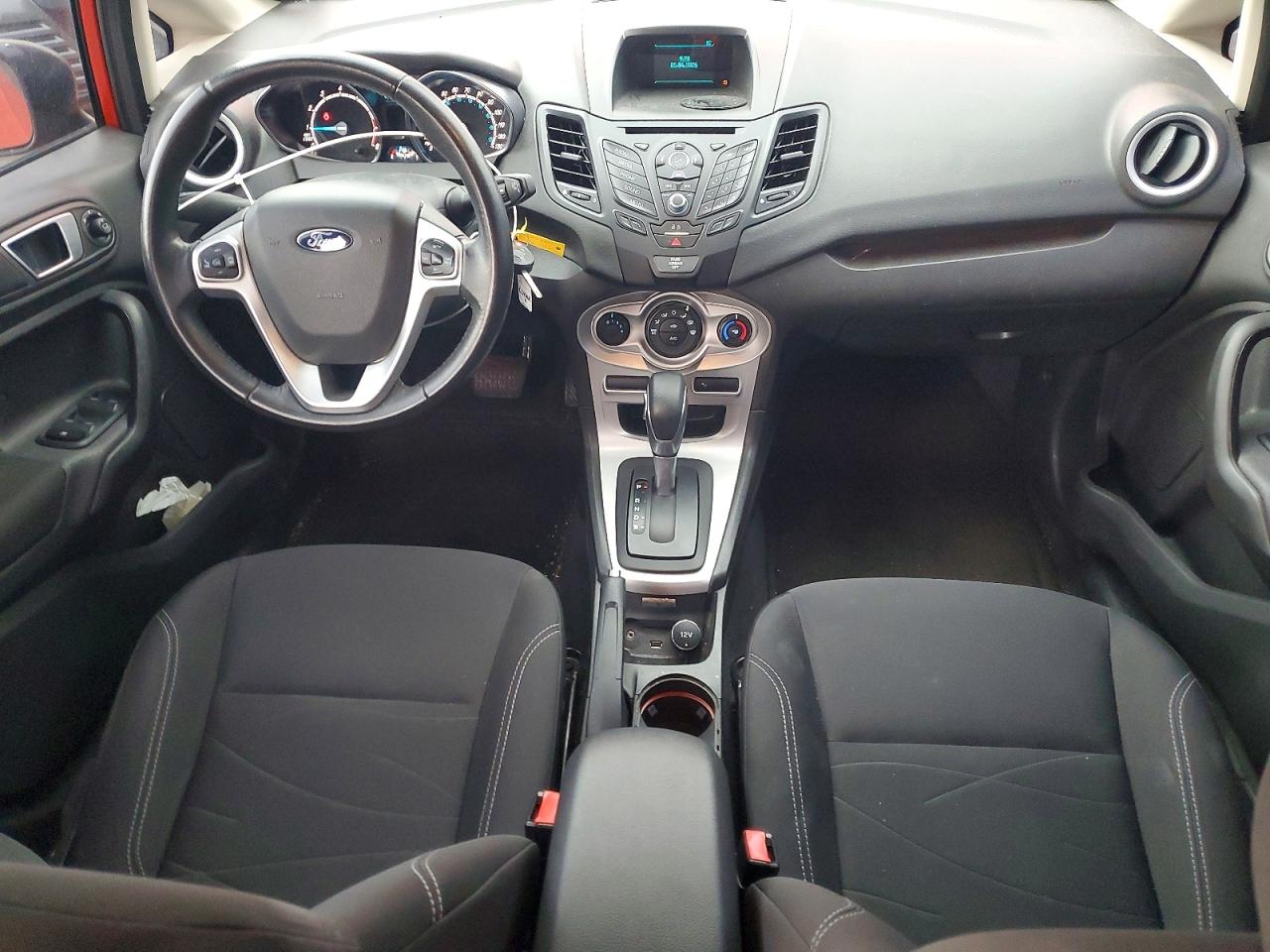 2015 FORD FIESTA SE photo 15