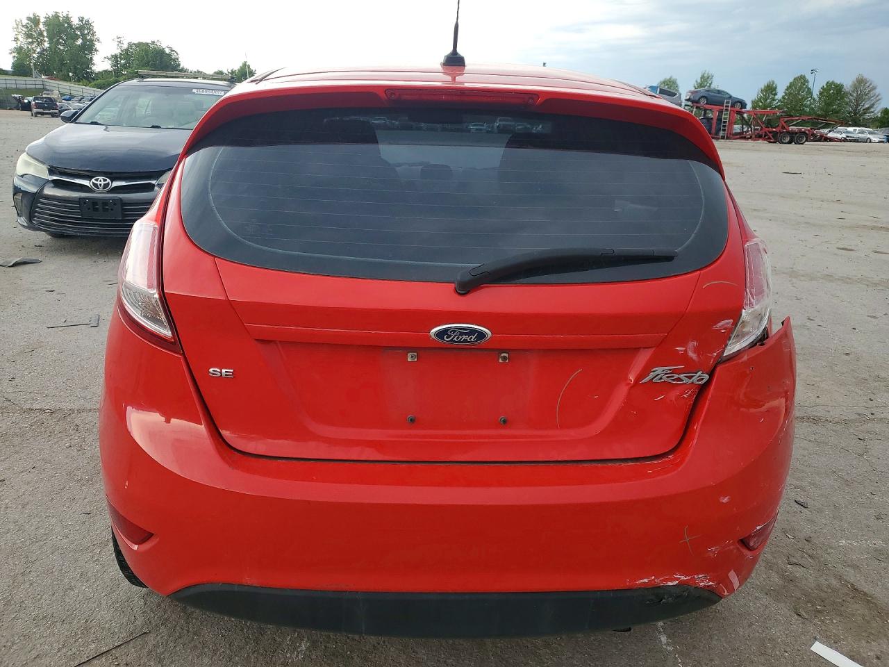 2015 FORD FIESTA SE photo 11