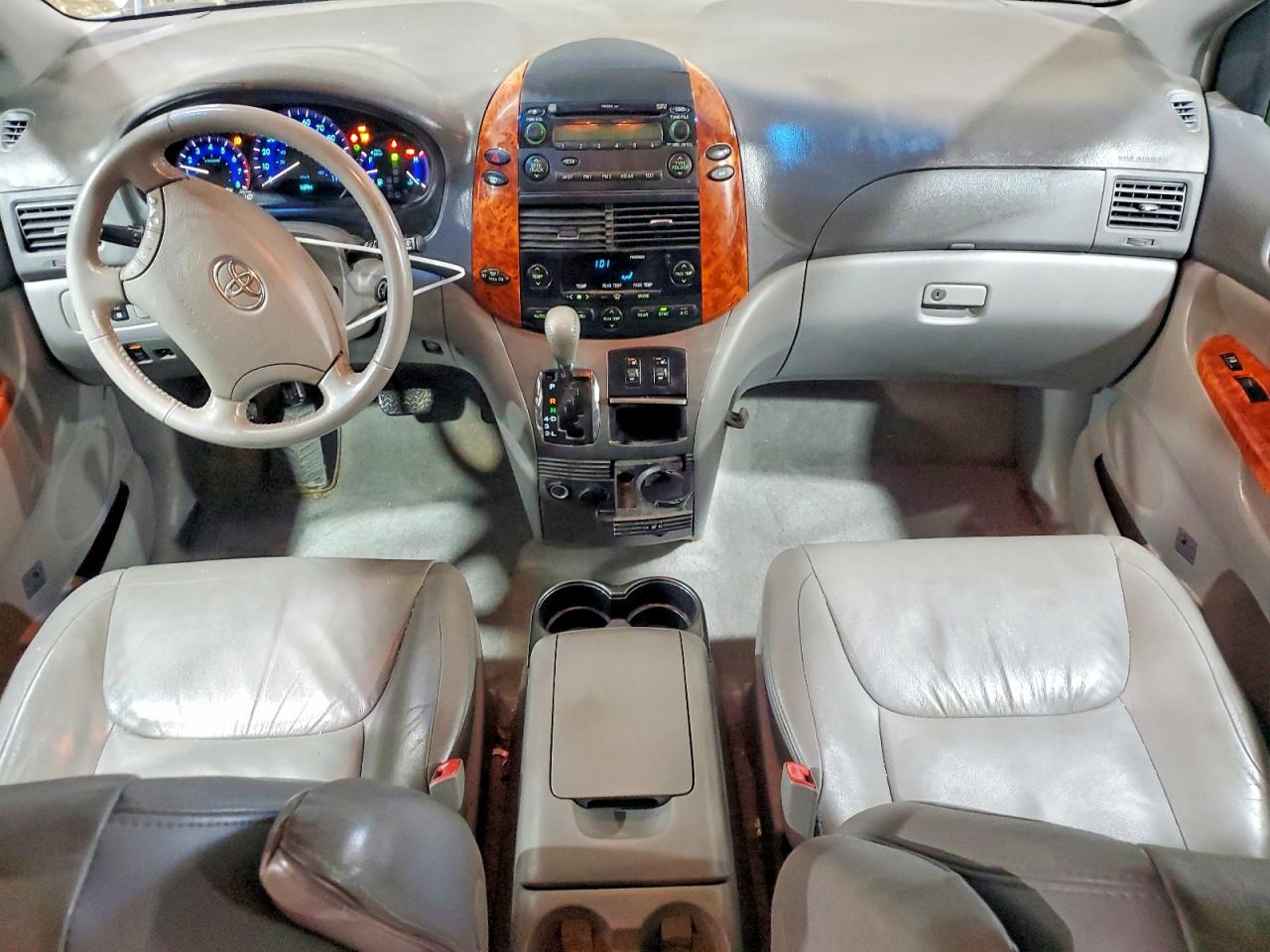 2008 TOYOTA SIENNA XLE photo 15