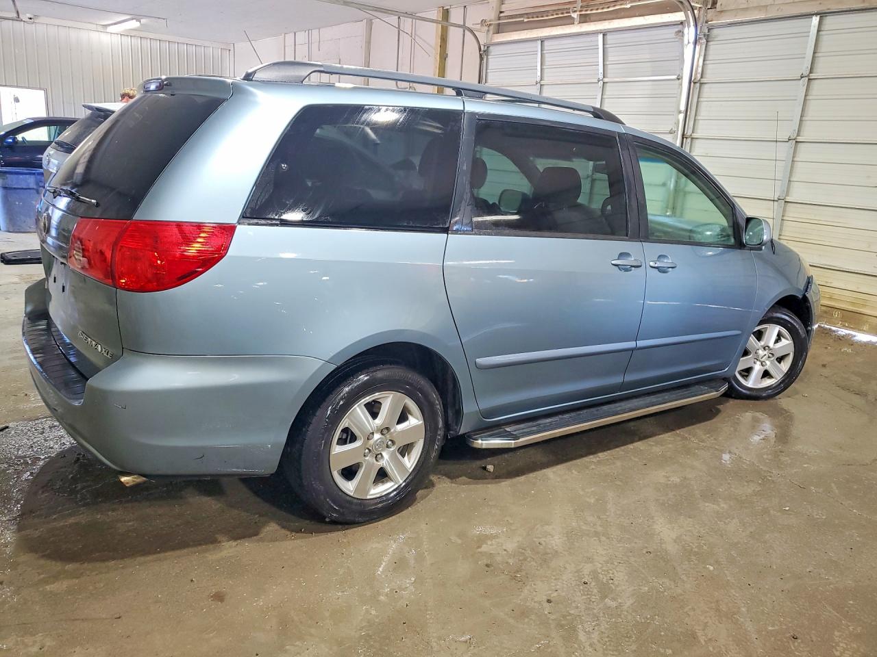 2008 TOYOTA SIENNA XLE photo 5