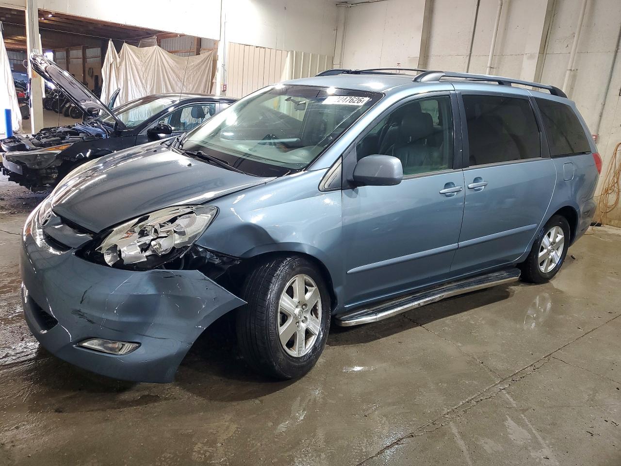 2008 TOYOTA SIENNA