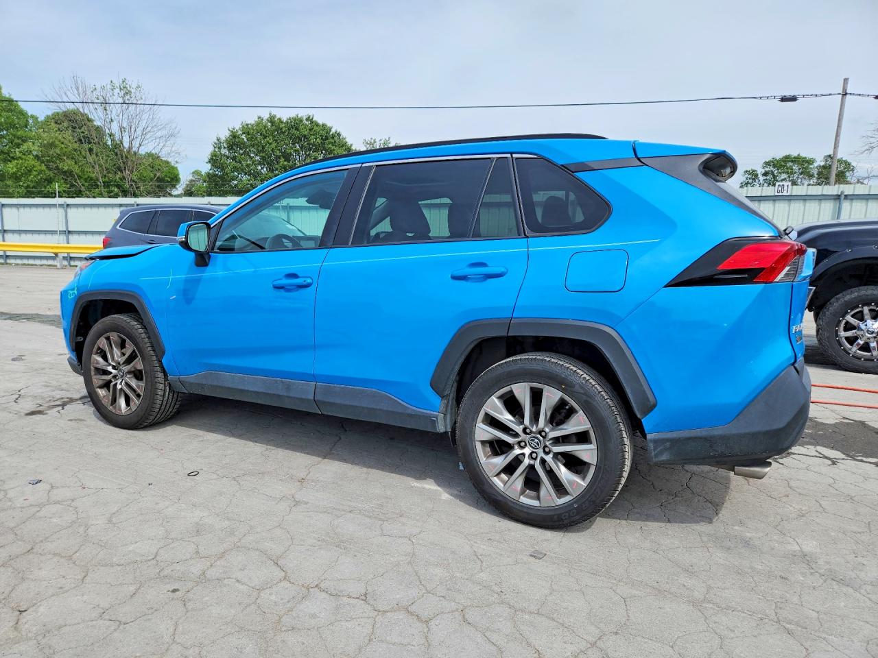 2019 TOYOTA RAV4 XLE PREMIUM photo 4
