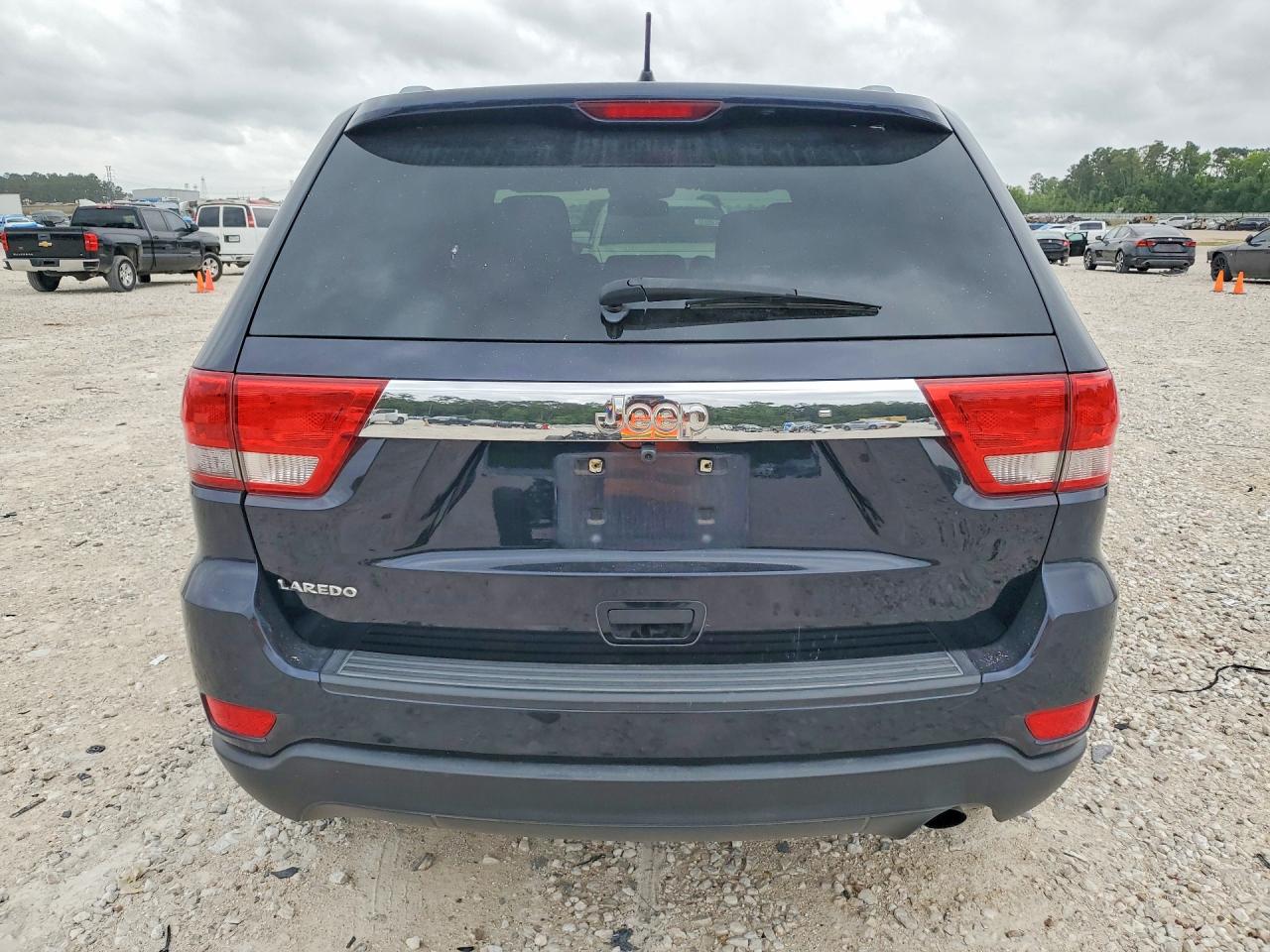 2011 JEEP GRAND CHEROKEE LAREDO photo 11