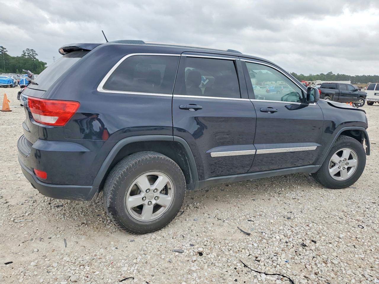 2011 JEEP GRAND CHEROKEE LAREDO photo 5