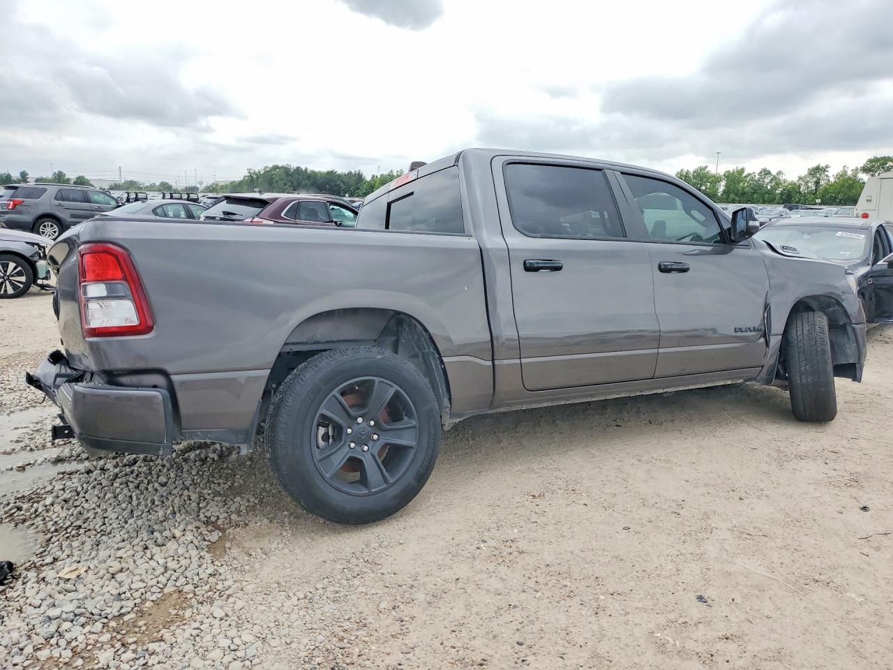 2023 RAM 1500 BIG HORN photo 3