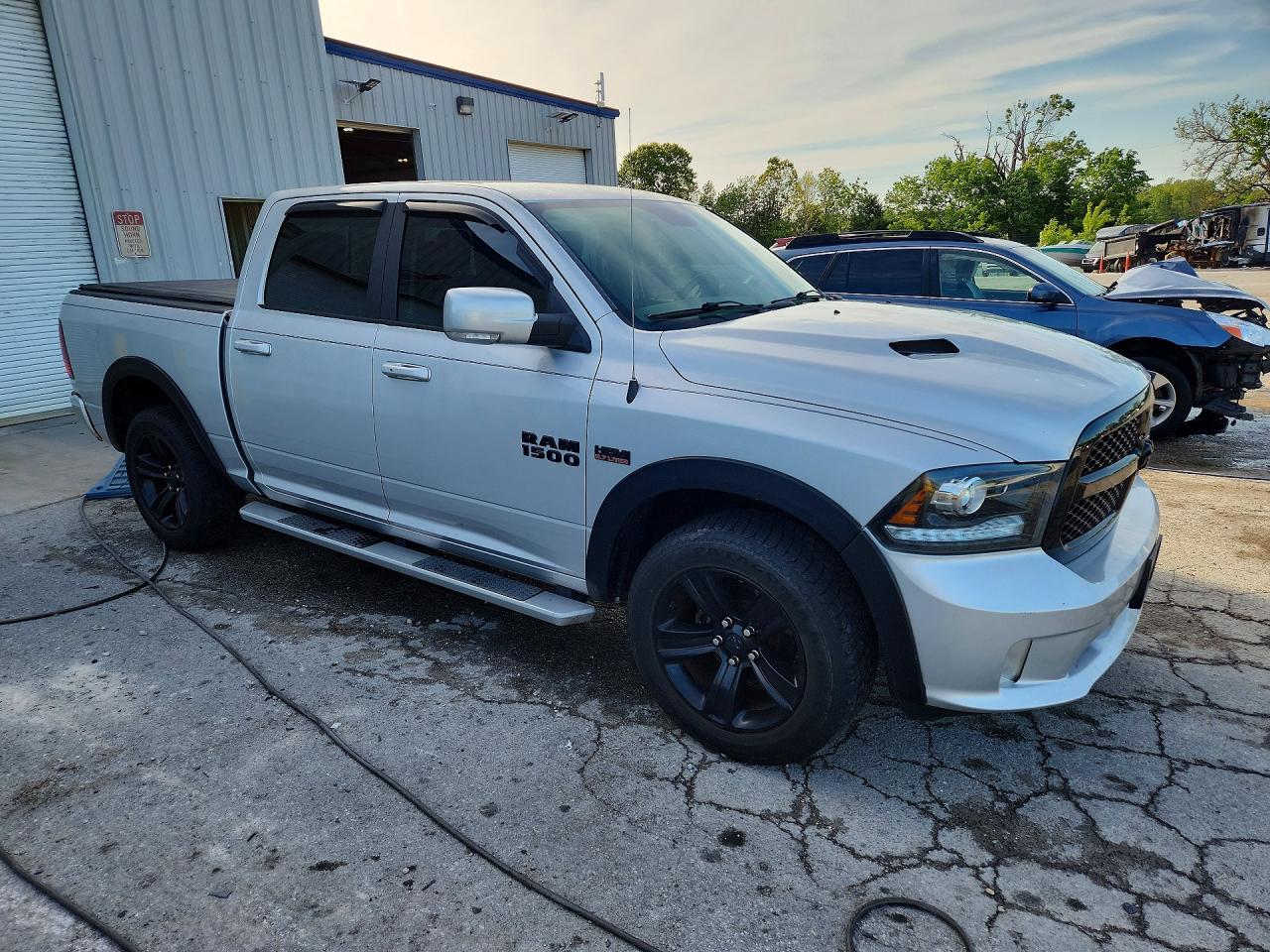 2017 RAM 1500 SPORT photo 4