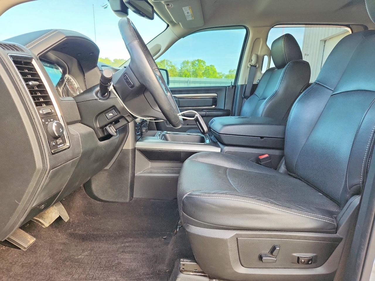 2017 RAM 1500 SPORT photo 7