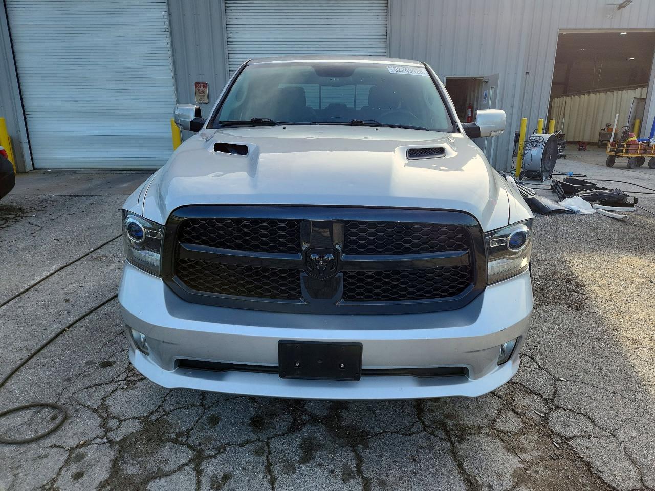 2017 RAM 1500 SPORT photo 5