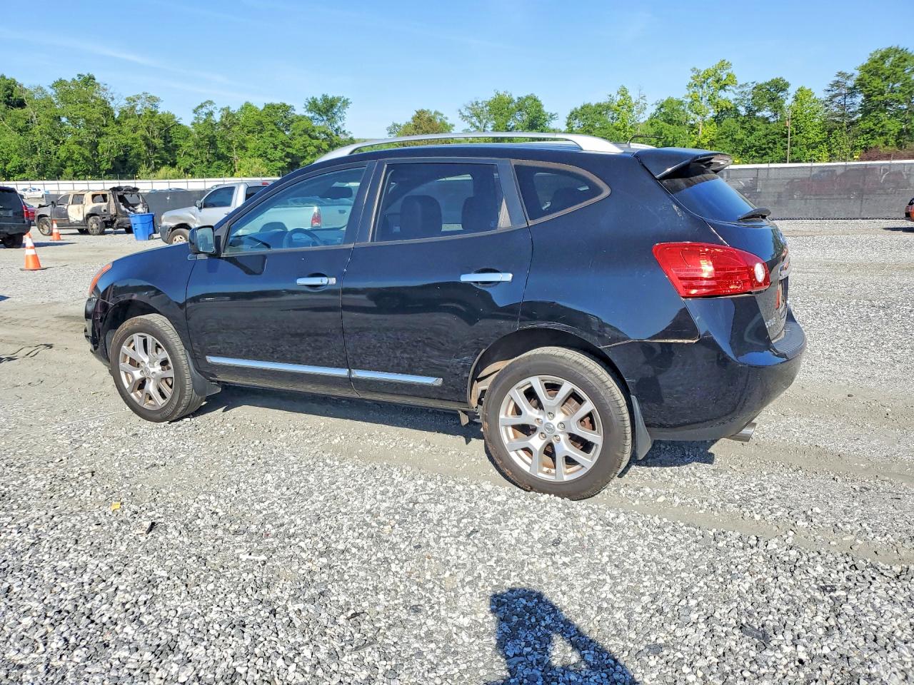 2013 NISSAN ROGUE S photo 4