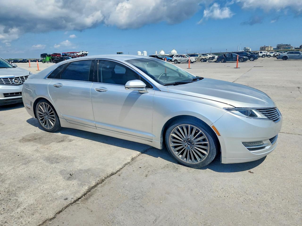 2015 LINCOLN MKZ photo 4