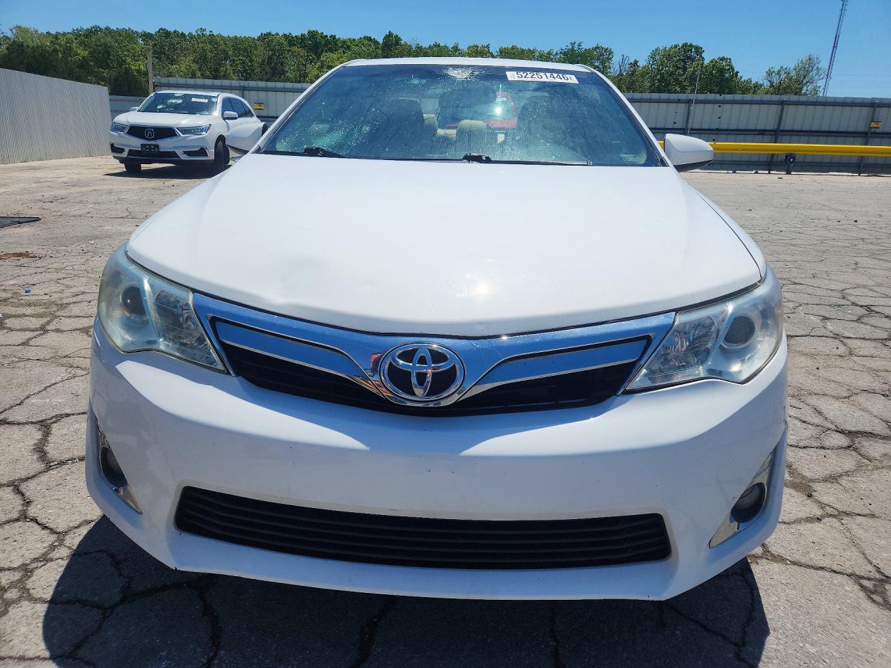 2012 TOYOTA CAMRY XLE photo 9